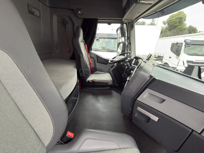 RENAULT T380 - Imagen 9