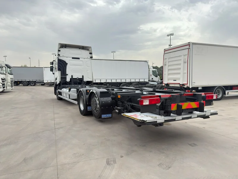 RENAULT T380 - Imagen 4