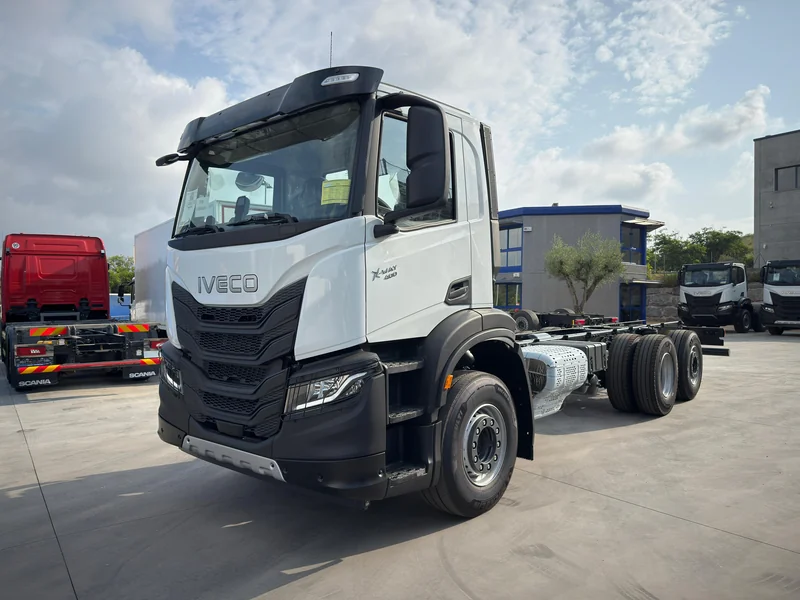 IVECO AD280X40 YPS ON X-WAY - Imagen 1