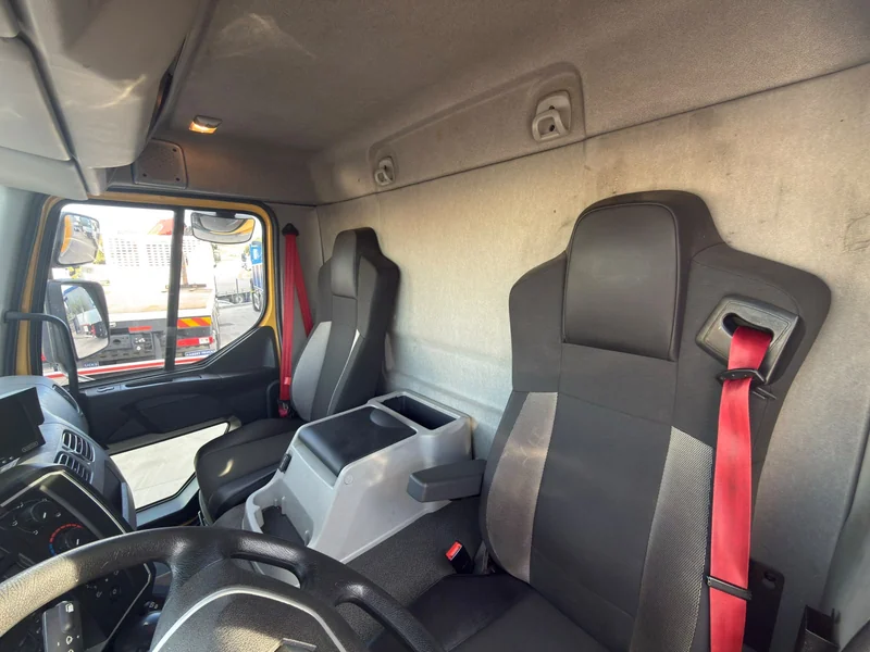 RENAULT D16.240 - Imagen 4