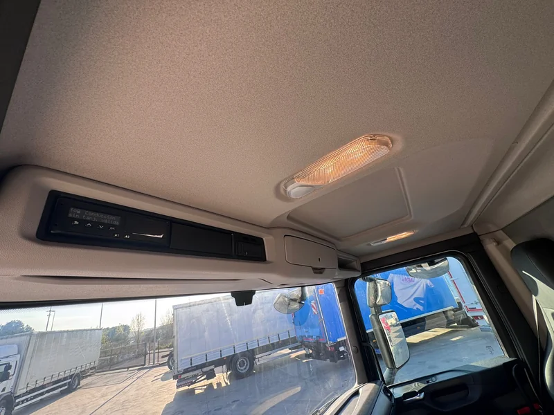 SCANIA P280 - Imagen 7