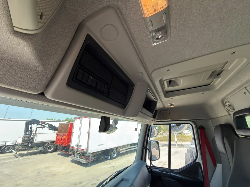 RENAULT D WIDE 26.320 - Imagen 6