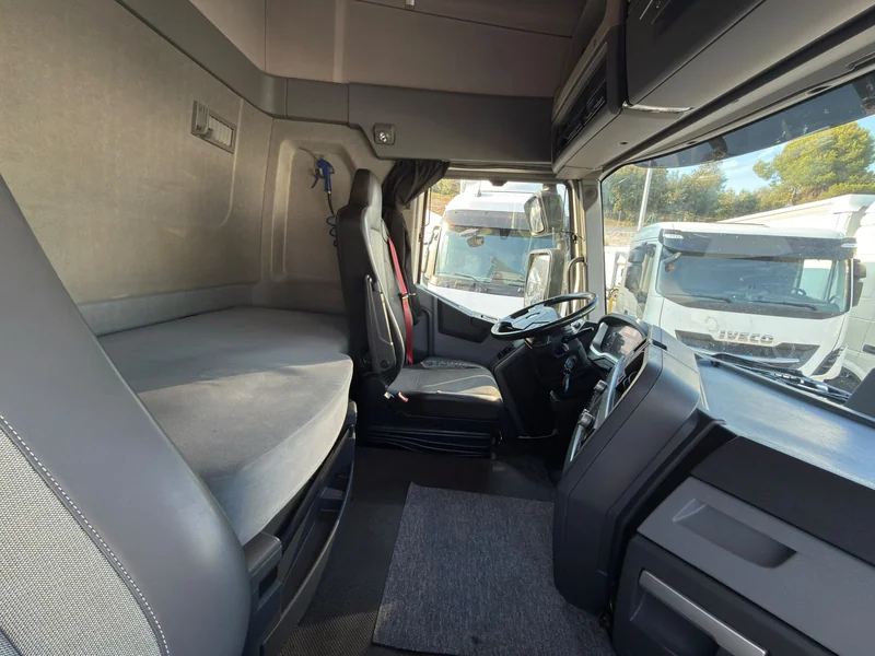 RENAULT T380 - Imagen 8